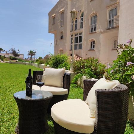 1 Bedroom Beachfront Apartment At Torecilla Beach 内尔哈 外观 照片