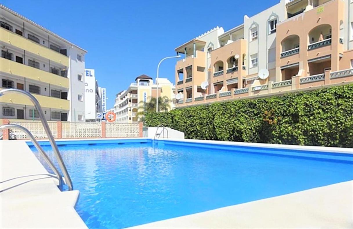 1 Bedroom Beachfront Apartment At Torecilla Beach 内尔哈 外观 照片