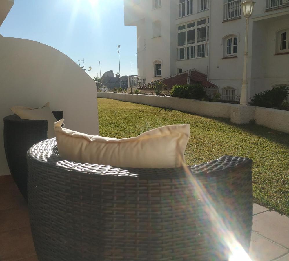 1 Bedroom Beachfront Apartment At Torecilla Beach 内尔哈 外观 照片