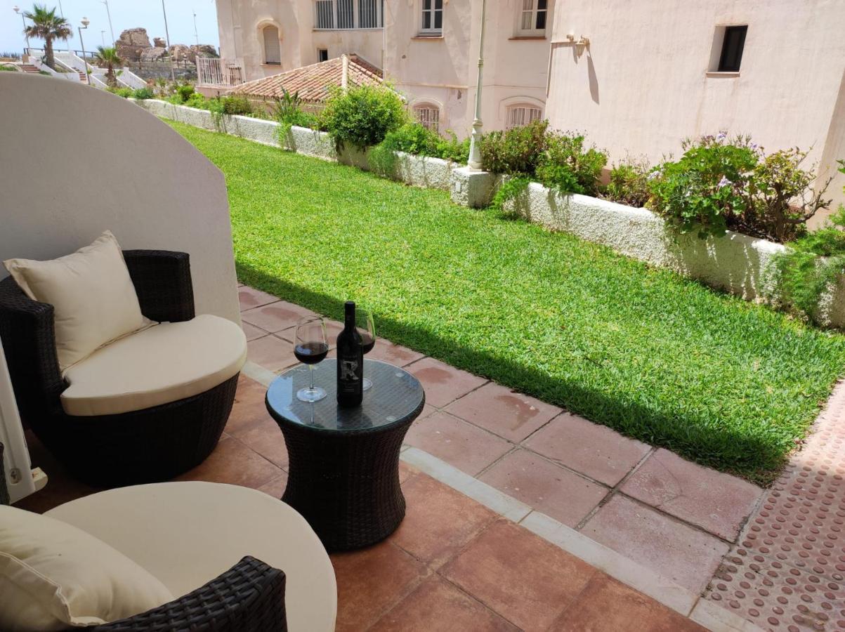 1 Bedroom Beachfront Apartment At Torecilla Beach 内尔哈 外观 照片
