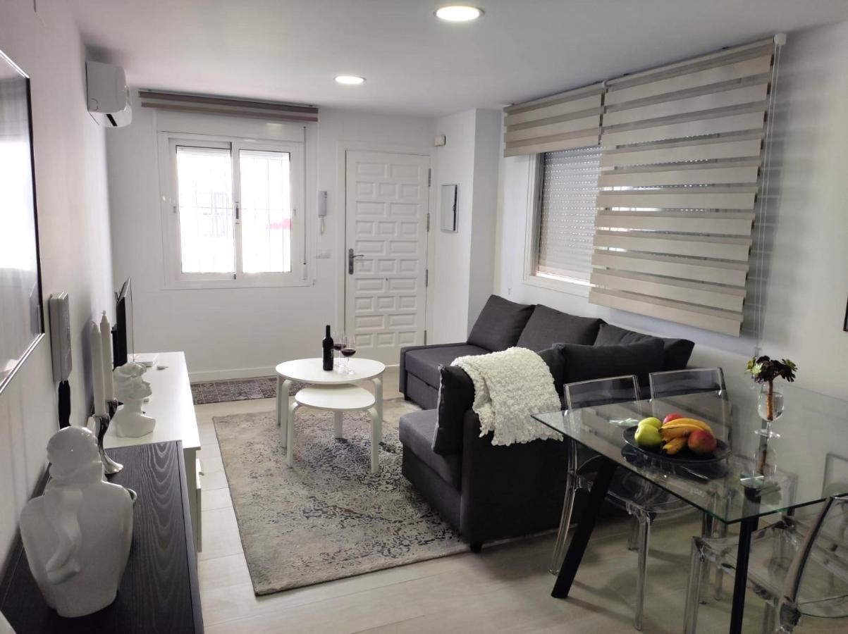 1 Bedroom Beachfront Apartment At Torecilla Beach 内尔哈 外观 照片