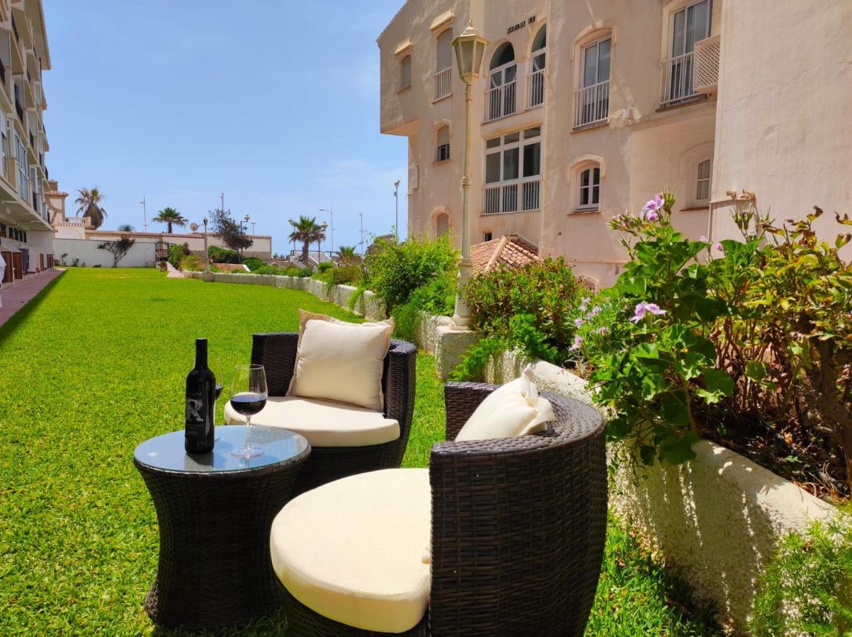 1 Bedroom Beachfront Apartment At Torecilla Beach 内尔哈 外观 照片